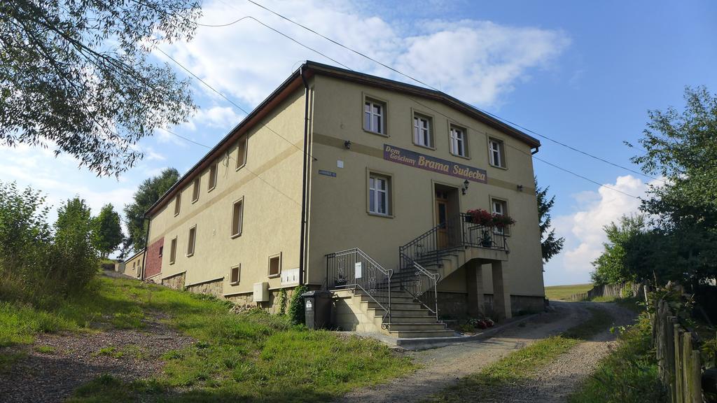 Dom Goscinny Brama Sudecka Lubawka Exterior foto